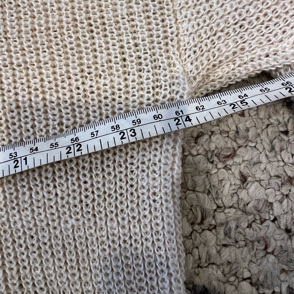 American Eagle Outfitters Cream V-Neck Sweater - Picture 7 of 8
